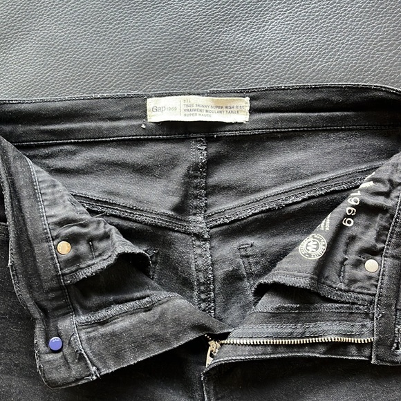 GAP True Skinny Super High Rise Jeans - Picture 4 of 8